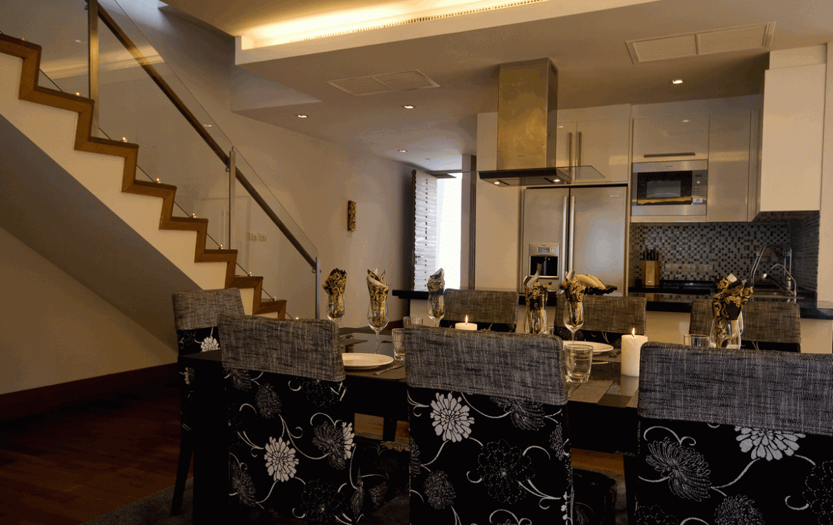 Naithon 4 bedroom / 4 bathroom Apartment for sale on Phuket in Thailand 4 bedroom / 4 bathroom Apartment in Naithon is for sale, or re-sale.