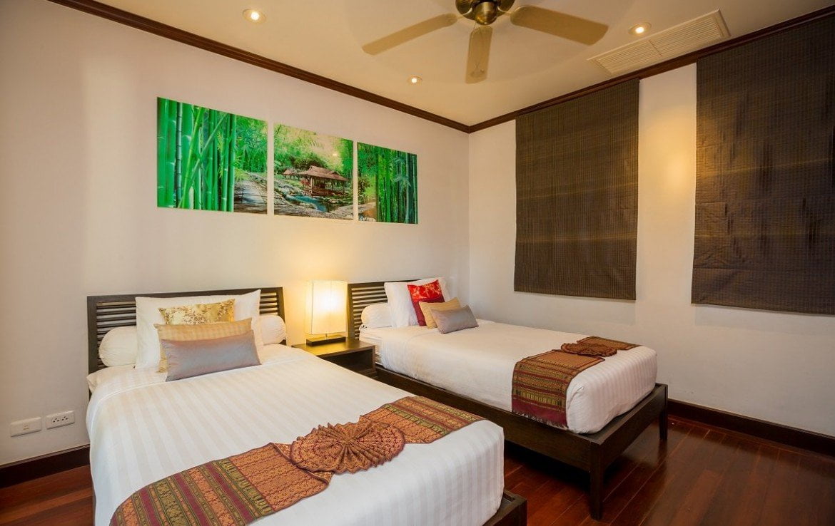 Bangtao 4 bedroom / 4 bathroom Villa for sale on Phuket island 4 bedroom / 4 bathroom Villa in Bangtao is available for sale, or re-sale.