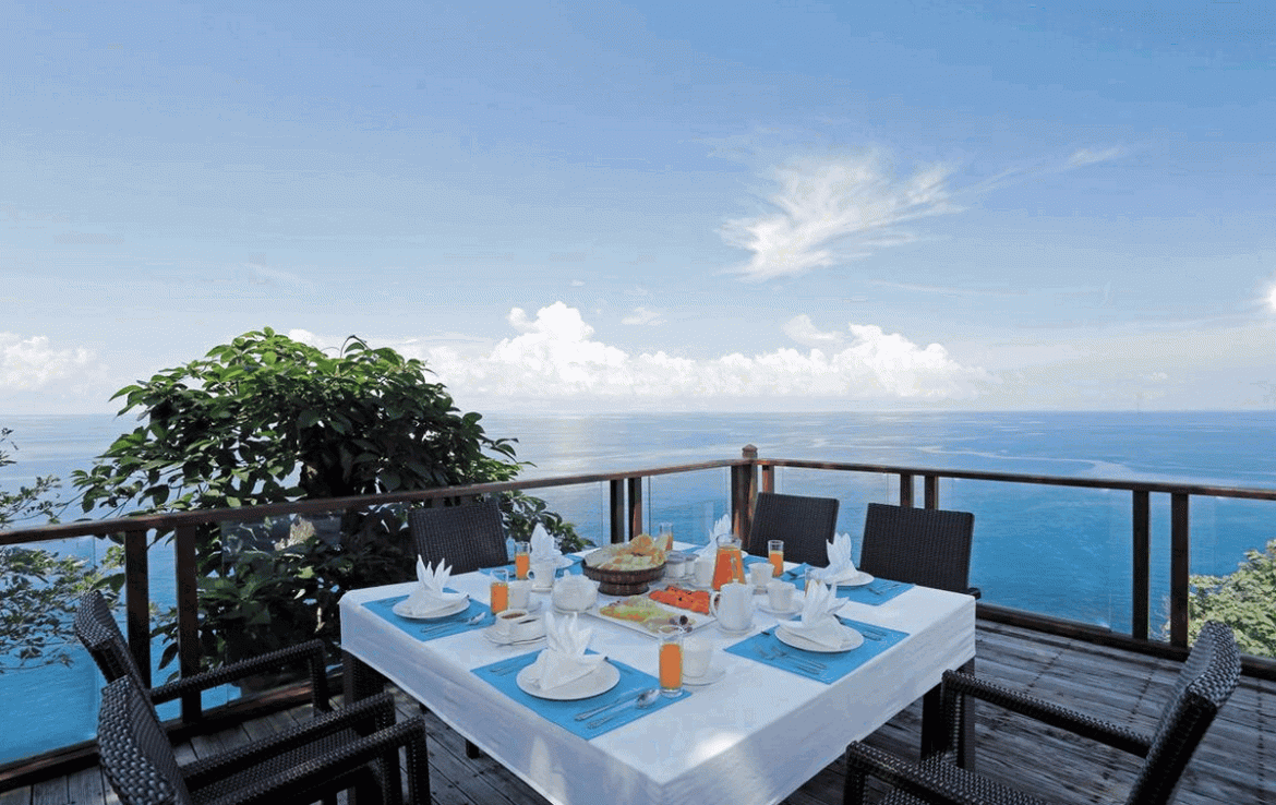Kamala 6 bedroom / 6 bathroom Villa for sale on Phuket island, Thailand 6 bedroom / 6 bathroom Villa in Kamala is available for sale, or re-sale.